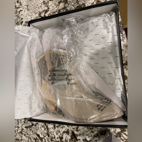 Dolce Vita Western Booties - Picture 4 of 9